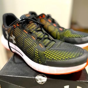 Under Armour TriBase Reign 3
